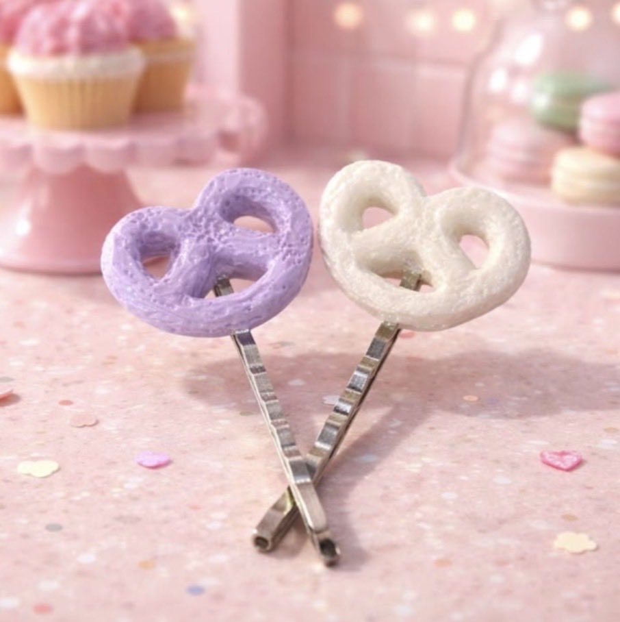 bananyakittn's tweet photo. i want more hairclips 🥨 https://t.co/WJNTn5PvLa