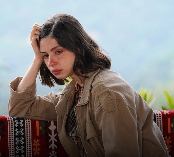 infinitydmoon's tweet photo. Broken heart, promises and trust...💔

Hope to see a smile on her face soon, cause that's what she deserves more than anyone else.
Fadime, my brave, lonely girl🤏🏻🖤
Zeynep will once again break my heart with her performance tonight.
Grateful to have her and Fadime.
#ZeynepAtılgan https://t.co/s9WJJ4Nbdv