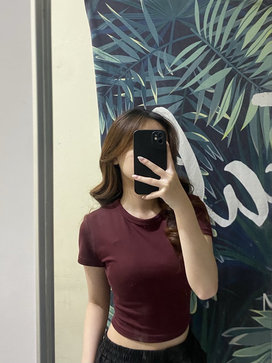 veneseeea's tweet photo. wts preloved top (h&amp;m, uniqlo &amp; 99k outlet)

each 25k 💗
size s-m 
slide 3 (99k outlet), slide 4 (uniqlo), slide 7 (hnm)

📍grogol, jakarta barat https://t.co/P0wCiTL97W