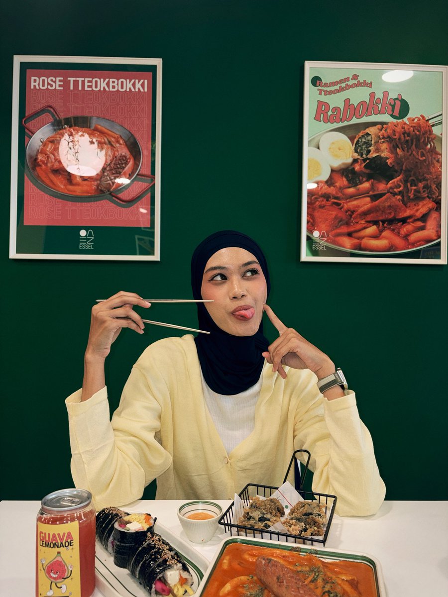 faudlty's tweet photo. loff banget sama essel 🥹🫰🏻 love u essel https://t.co/DkkYMYcC6A