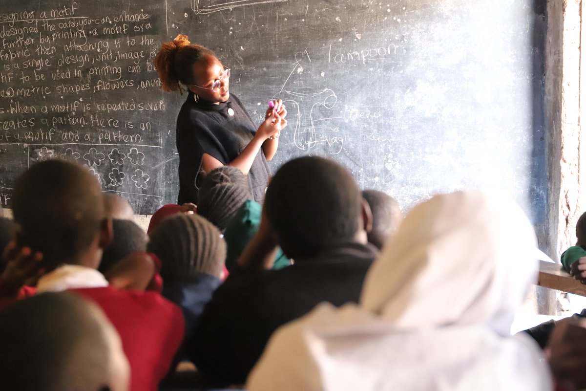 MenEndFGM's tweet photo. Access to SRHR information &amp; basic commodities is one of the biggest challenges facing teenagers in Nairobi's informal settlements. Partnering with Serona CBO, we are raising awareness among teenagers in Korogocho on reproductive health/addressing period stigma
#EndPeriodPoverty https://t.co/tPDlA7PnvQ