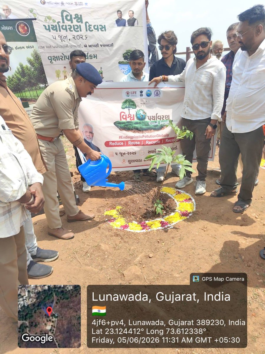 LunavadaN's tweet photo. આજ રોજ  5 જુન આંતરરાષ્ટ્રીય પર્યાવરણ દિવસની ઉજવણી નિમિતે લુણાવાડા નગરપાલિકા ના કાલિકા માંતા ના ડુંગર ઉપર  વૃક્ષારોપણ કાર્યક્રમનું આયોજન કરવામાં આવ્યું હતું
#PlasticMuktaGujarat, #SBMGujarat #Beat Plastic Pollution #WED2026 #Swachh Bharat @Swachh BharatGov @swachhbharat @moefcc https://t.co/veZKqPpWTS