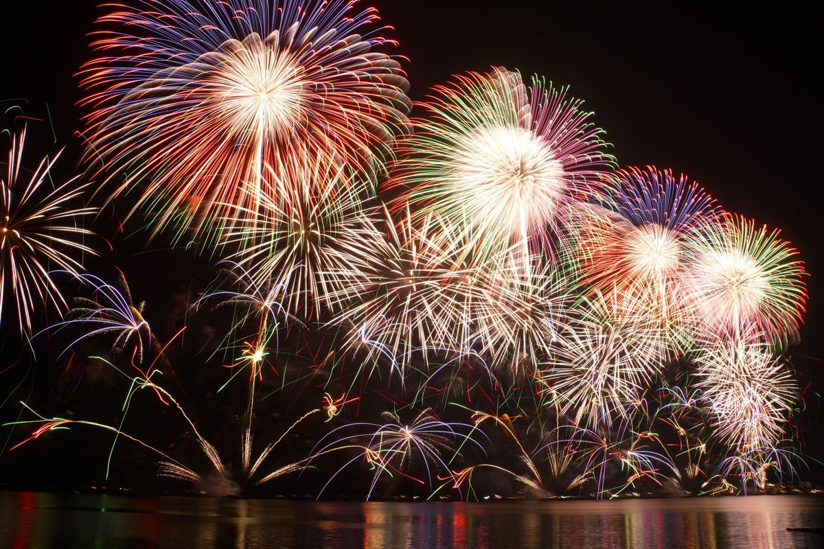 bevento_app's tweet photo. 【島根県内の花火大会スケジュール】
⚪︎ 7/18 (土) にまごいせ祭
⚪︎ 7/20 (月・祝) きすき夏まつり
⚪︎ 8/1 (土) ・2 (日) 松江水郷祭 湖上花火大会
⚪︎ 8/4 (火) 天領さん久手花火大会
⚪︎ 8/14 (金) 吉賀町ふるさと夏祭り
⚪︎ 8/15 (土) にちはら鮎まつり花火大会 
⚪︎ 8/16 (日) 江の川祭 花火大会
⚪︎ 8/22 (土) 高津川花火大会
⚪︎ 8/22 (土) 出雲神話まつり 花火大会 

【以下、調査中（未定）】
⚪︎ 未定 石州浜っ子夏まつり
⚪︎ 未定 弥栄ふるさとまつり

#島根 #松江水郷祭 #出雲神話まつり #江の川祭 #天領さん #にちはら鮎まつり #花火大会