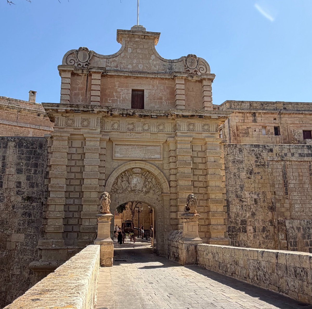 KmoonlightS's tweet photo. Beautiful quint town of Mdina ( Silent City) 

My Little Game Of Thrones heart beat a little faster with having found the Kings Gate that was used as Entry to Kings Landing🥰 https://t.co/SfLujoeNUP