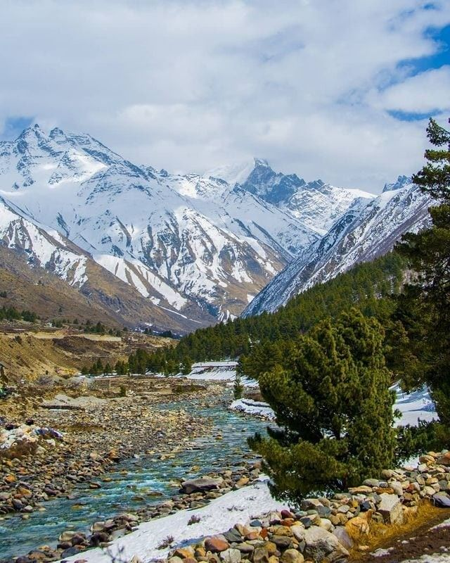 Aryavarta_story's tweet photo. The last village of India - Chitkul https://t.co/12XnhUjA0p