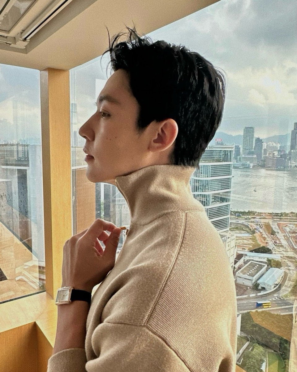 taeistaeny's tweet photo. คนที่หล่อกว่าหมากปริญก็คือหมากปริญลุคนี้ โคตรหล่อ เครื่องหน้าโหดมากแบบหาให้ตายก็ไม่เจอต่อให้คล้ายก็ไม่มี https://t.co/qonn6Pbq1I