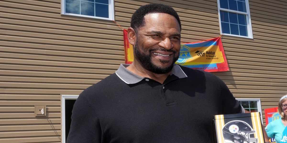 TheChiefsWire's tweet photo. Jerome Bettis addresses the value of today's NFL running backs

📸 Kirby Lee, Kirby Lee-Imagn Images https://t.co/5QJDCoVDaP https://t.co/YfIquETxsm