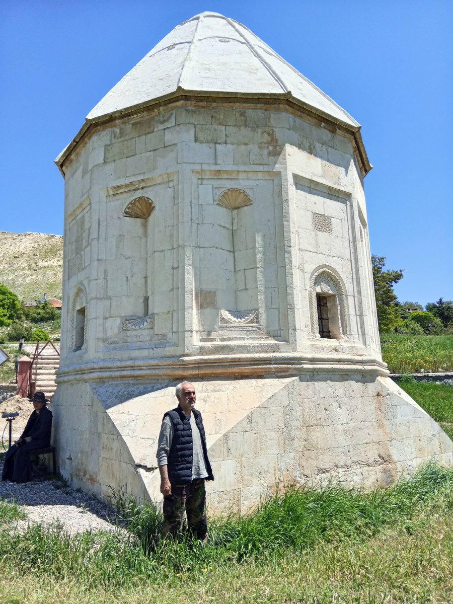 mfatihbekirhan's tweet photo. Erciş Kadem Paşa Hatun Kümbeti (anıt mezar) 

Karakoyunlu Türkmen Devleti dönemi, yapım tarihi 1458 https://t.co/g4ysmsGoAQ