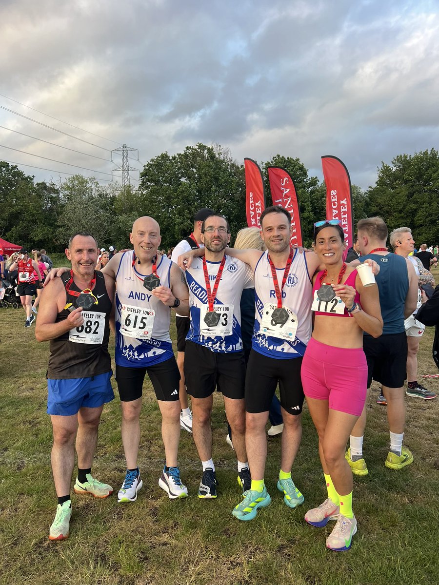 cozza_runs's tweet photo. @SandhurstJogger @UKRunChat Yateley 10k S1 ✅ in 43:38. Well done all &amp; thanks for having us! 😍 See you at S2! 😀

#yateley10k #yateley #justrun #anotherrace #anothermedal #rjs https://t.co/a3B09FNjRl