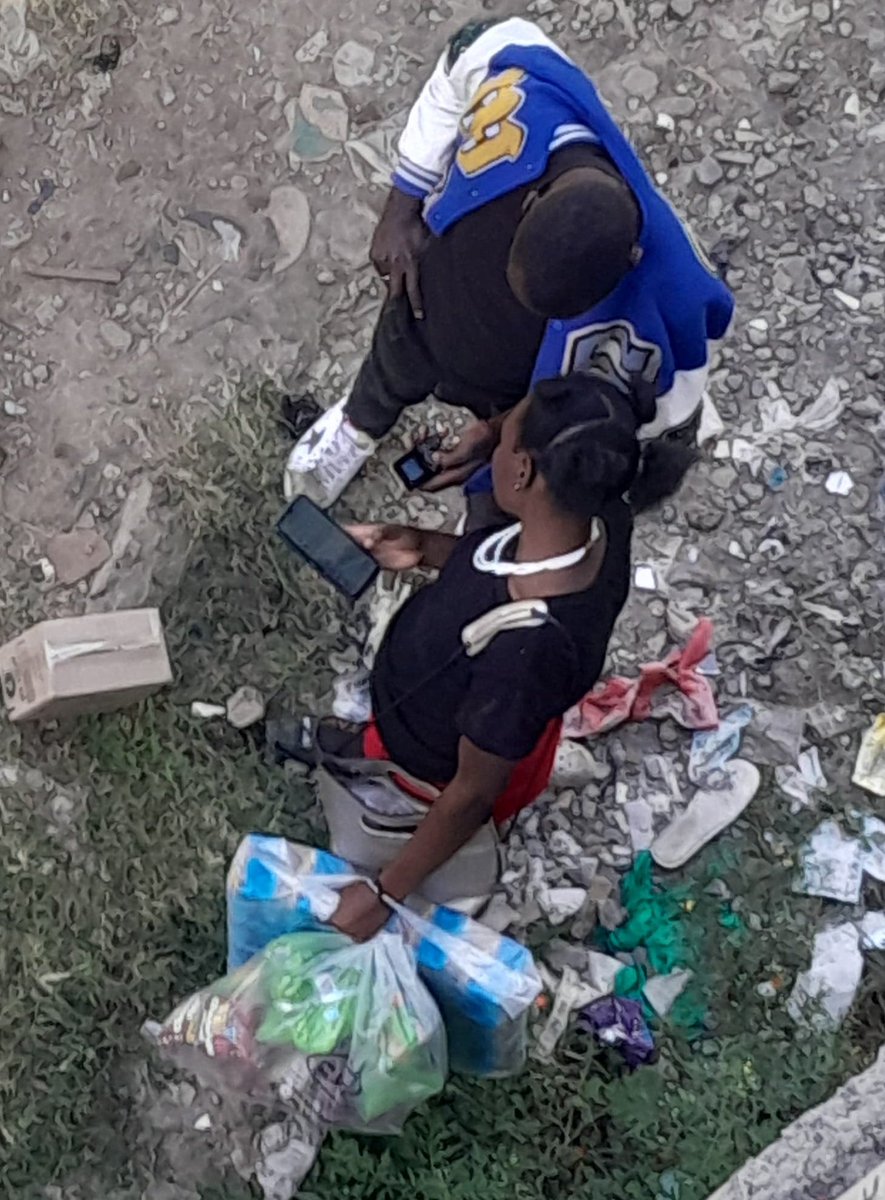 acecrypt01's tweet photo. Alafu watu wengine hukua desperate na easy kugonga ni hawa wa kuzungusha izi stuffs. Huyu ameombwa tu namba nikiona na jamaa imelewa na amecooperate mbaya. Kiawa https://t.co/GytSthM6TG