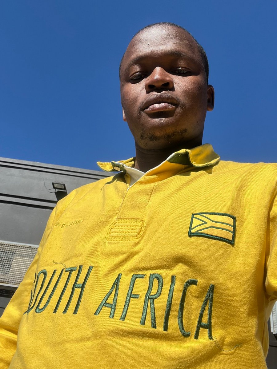 DocPhuti's tweet photo. Fridays r for showing love to our country https://t.co/KuD0T1yBaT