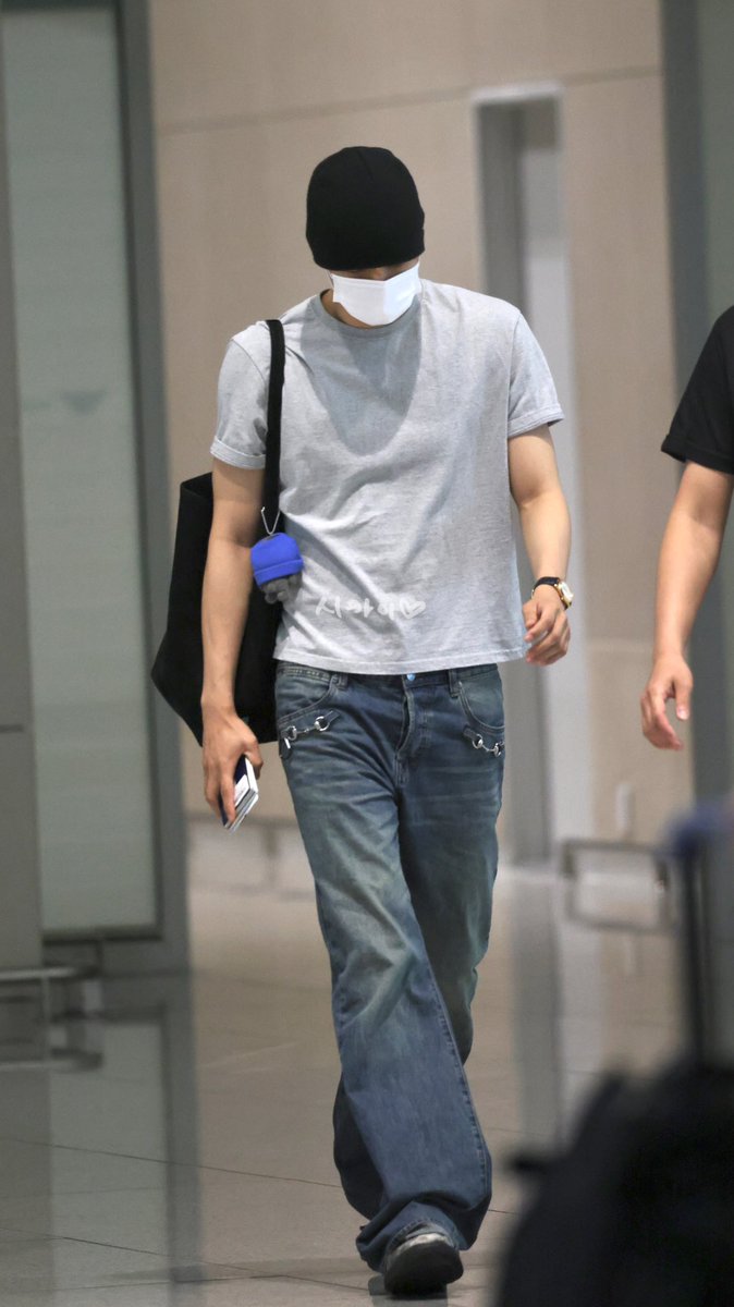hongkaishi05's tweet photo. 260605 ICN✈️ #카이 https://t.co/dhngr1Xyja