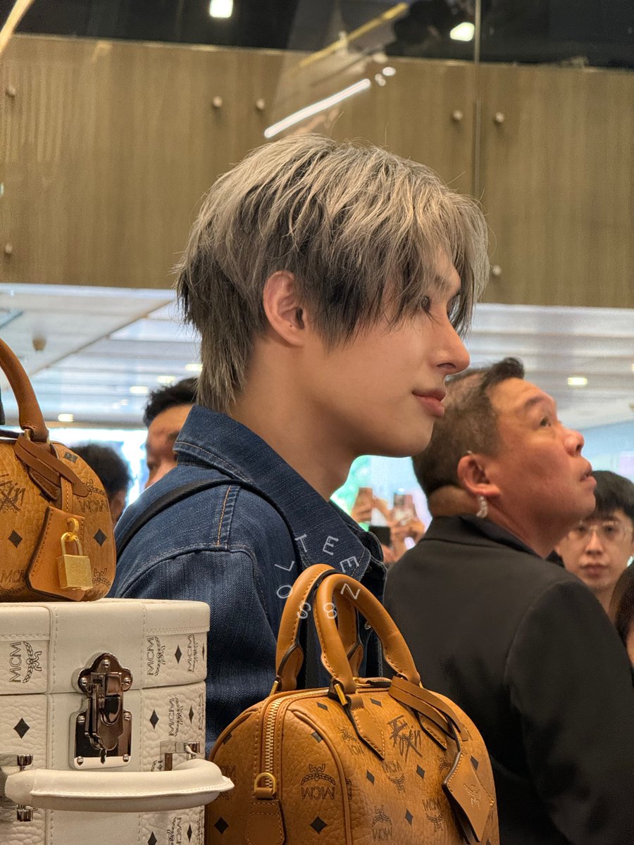 solteez8's tweet photo. Thank you for being here 🩵 it’s been short but definitely so memorable 🥺

MINGI AT MCM SINGAPORE
#MINGI #민기 #MCM #MCMXMINGI @MCMtweets @ATEEZofficial https://t.co/fGi8w5bHc5