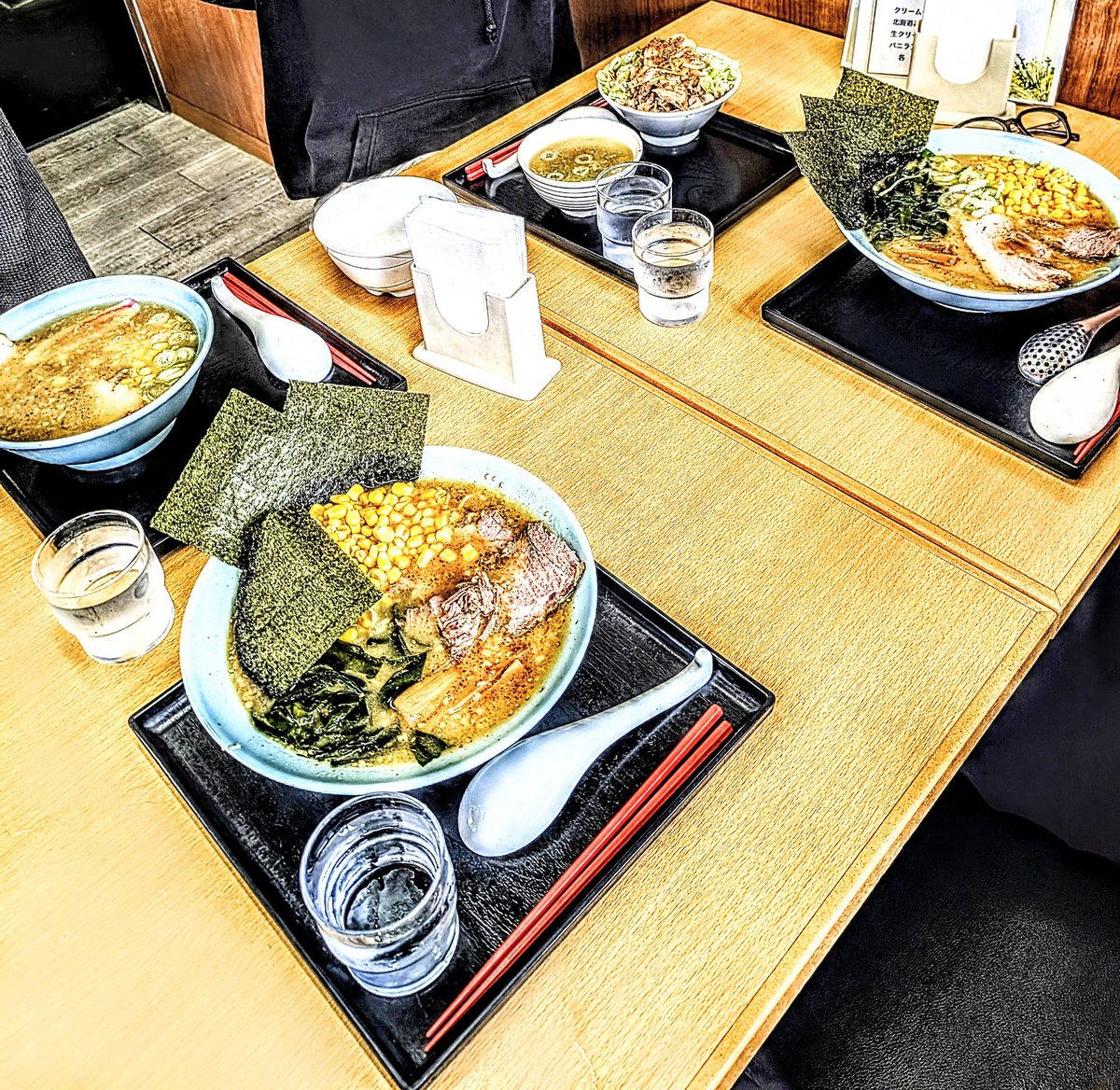 BikeLife6000's tweet photo. 一人でラーメン食べに行くのも寂しいので、地元の若者達を緊急招集してプチラーメンツーリング🤣💦
突発的にも関わらずご参加頂きありがとぅ御座いました😂👍💦💦
#ラーメンショップ北川辺店
＃プチラーツー 🏍️💨 https://t.co/tZVXgqr1lB