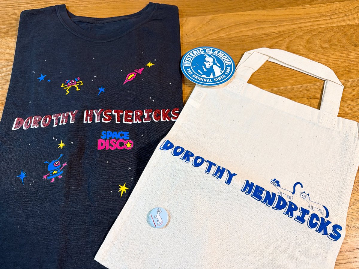AVFFXIV's tweet photo. HYSTERIC GLAMOUR と Dorothy Hendricks のTシャツ届いた！
#hystericglamour #dorothyhendricks https://t.co/DFisWxpZqA