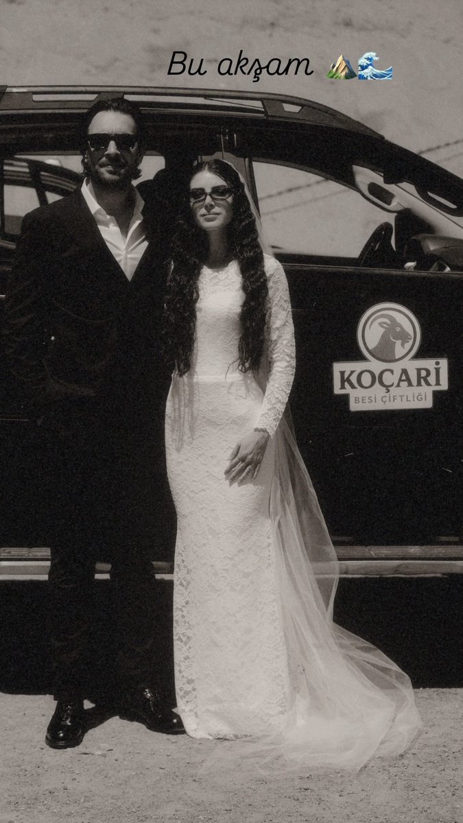 alinaysss's tweet photo. Mr. &amp; Mrs. Koçari 🕶 https://t.co/vL1PF9Ha8W