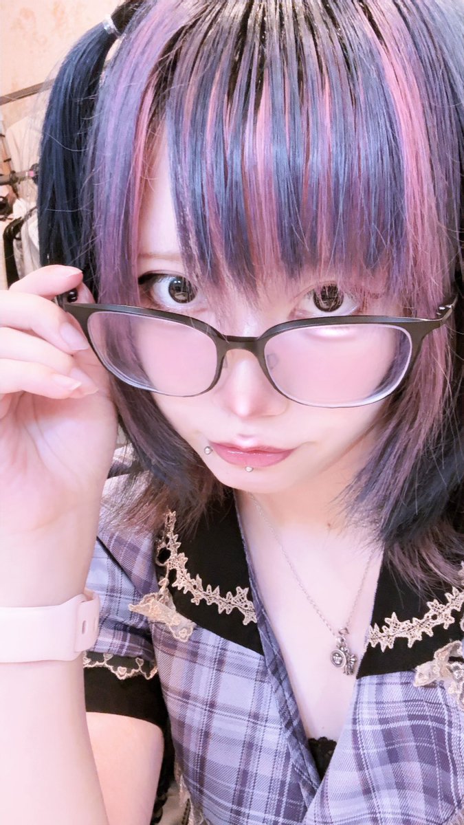 ill__525's tweet photo. 19時から〜

#こんかふぇやさん #コンカフェ #コンカフェ嬢 #池袋コンカフェ #池袋 #コンカフェ営業  #自撮り界隈 #V系　#いいね返し https://t.co/RnWRbZtWJb