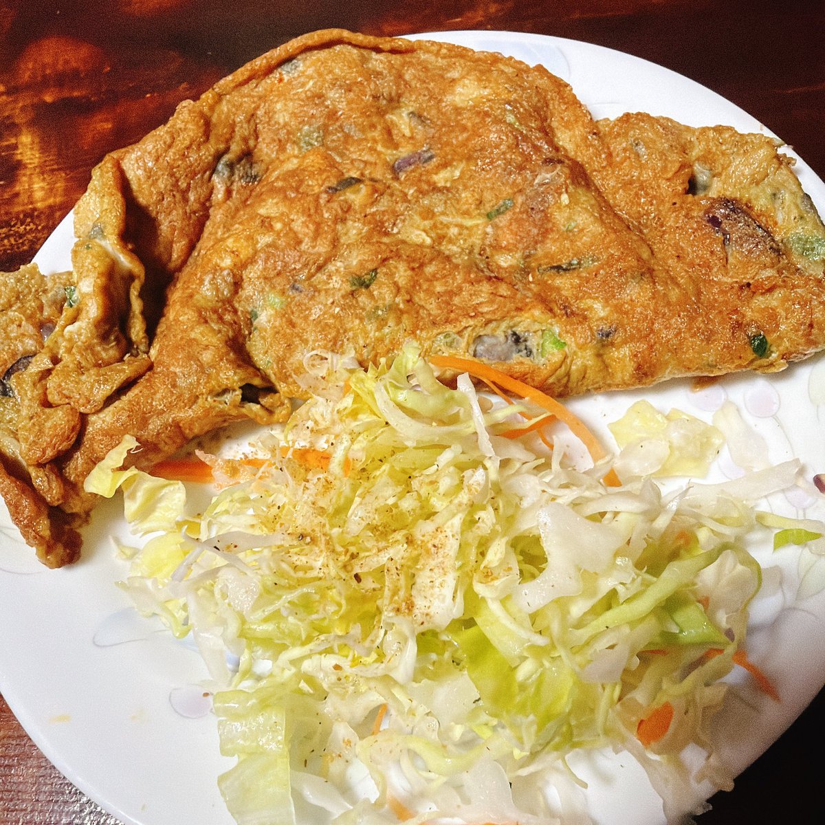 56mandala's tweet photo. リトルカトマンズ三河島
ママガルでマトンカナ
と
オムレツに鶏チョイラ

マトンスープがデラ旨い❣️

卓上にバッテリーw https://t.co/EZIK3TIUTz