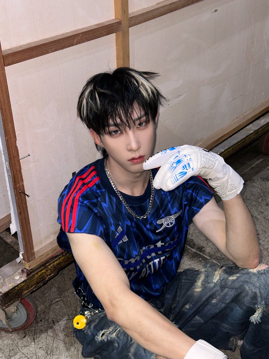 XODIAC_MEMBERS's tweet photo. [#웨인] 

뮤뱅도 행복하게 완료!!
쏘블리 사랑해 🐺⚽️🩶

#XODIAC #소디엑 #WAIN #웨인 https://t.co/s2IIcoY2dE