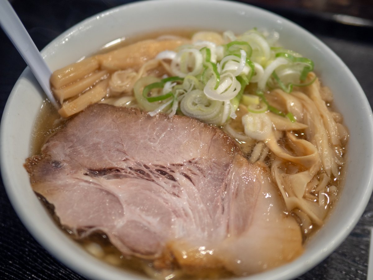 Purute2's tweet photo. 山形東根の二代目高橋商店

ラーメン王国山形の底の知れなさを理解させられる一杯

ラーメンとつけ麺、どっちもうまいが、個人的には麺の旨さをより実感できるつけ麺がレベち https://t.co/EdWaKqYM6J