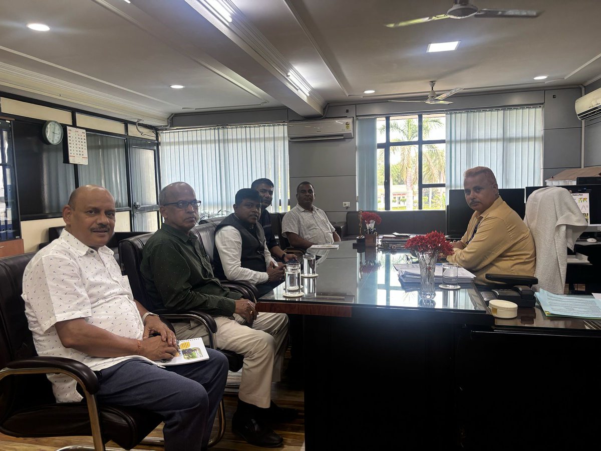 OSSCLtd's tweet photo. Md, OSSC &amp; team visited IRRI SARC, Varanasi! They explored the Grain Quality, Soil &amp; GIS labs, Speed Breeding &amp; Farm Mechanization to bring climate-resilient rice, data-driven farming, and advanced value addition to Odisha’s farmers. https://t.co/2hj3AMjwk5