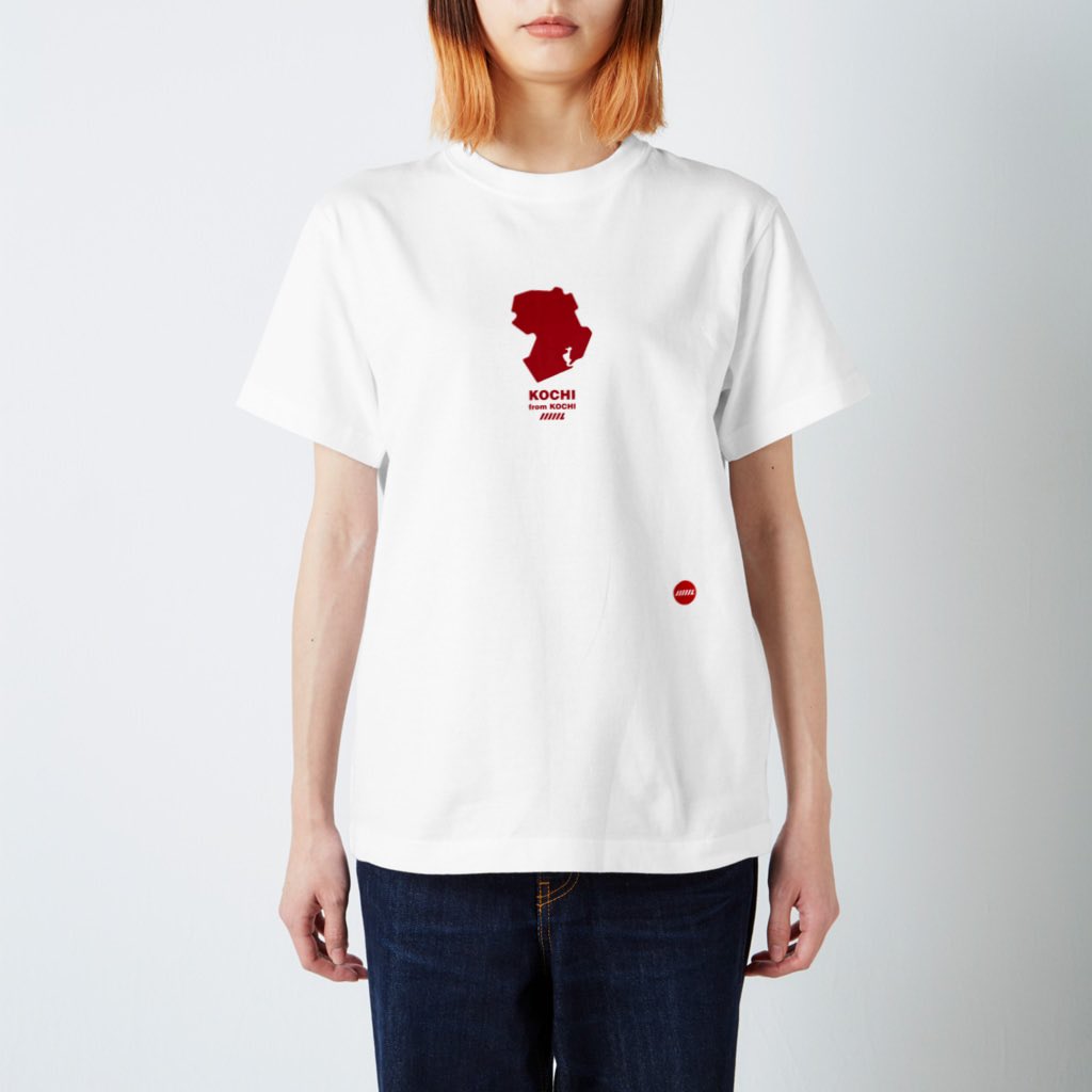 akamaruloveca's tweet photo. 【6月15日まで！1000円OFF】
高知市ってどんな形か知ってる？
高知県高知市はこんな形の、よさこ���と清流のまち！

「まちを、持ち歩く！」
推しのまちを、さりげなく持ち歩けるミニマルマップシリーズ。
次はあなたの地元かも？

https://t.co/Ze7uhF7bRR

#アカマルラブカ
#高知県
#高知
#SUZURI https://t.co/9KRzK7CIW4