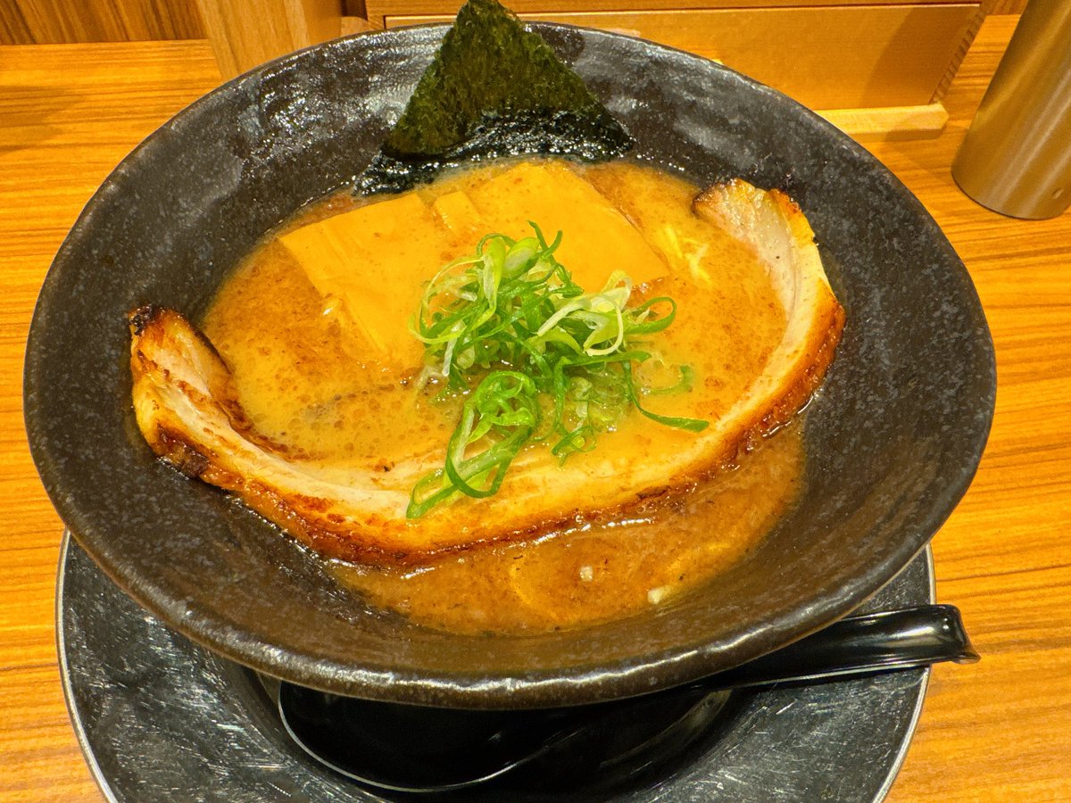 8a6oN's tweet photo. 新潟旅行1日目～爆食の巻～ https://t.co/YgWYoyvglm