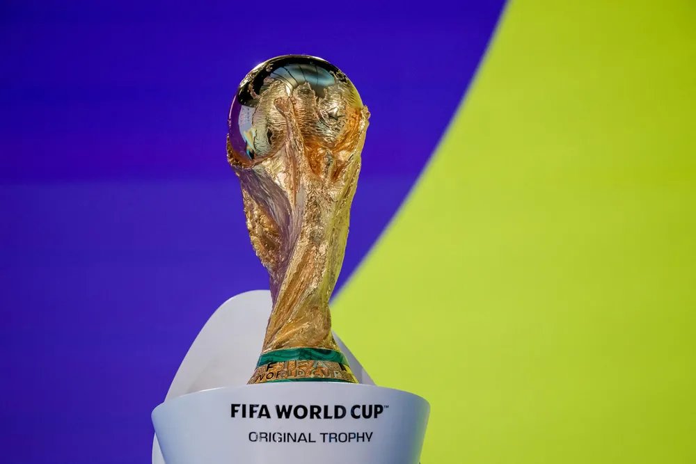 MatchHighlight_'s tweet photo. World Cup 2026 Format Explained: 48 Teams, 12 Groups, Round of 32

The 2026 FIFA World Cup uses a brand-new format. For the first time in history, 48 teams will compete across 12 groups of four, playing a total of 104 matches over 39 days. #worldcup2026

https://t.co/VOKkoD8E2W https://t.co/gCmS8LkA8r