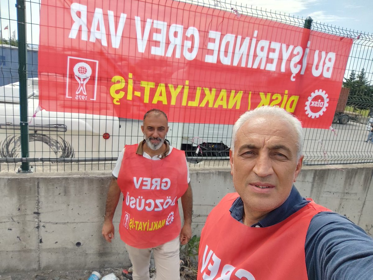 Nakliyatsendika's tweet photo. Tüvtürk Araç Muayene İstasyonları Grevimiz işçi ve sendika düşmanlığına, grev kırıcılığına karşı 168. gününde de  devam ediyor...
@TUVTURK https://t.co/uctu31UWfR