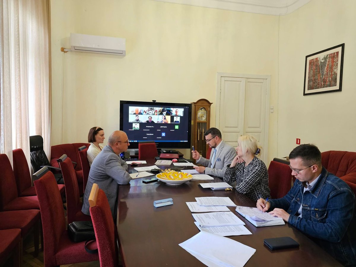 Ekonomat tweet media