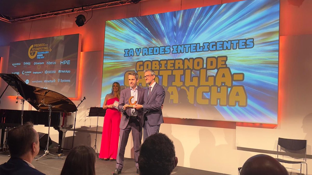 HaciendaCLM's tweet photo. El @gobjccm recibe el #PremioComputing26 en la categoría de IA y redes inteligentes, en reconocimiento a la estrategia desarrollada para impulsar el uso de la #inteligenciaartificial de forma segura, sostenible y eficiente en la #AdministraciónRegional

https://t.co/cCuNuR8mHY https://t.co/adoHwXwyyn