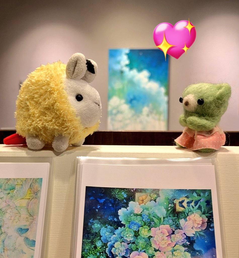 Macchi194's tweet photo. Miiさんの個展にお邪魔してきました！
でっかい原画素敵！

ふくうさぎさんと遭遇したので
素敵なコラボ写真が誕生しました😊✨キュン💞
あれはマグロかもしれない…！✨ https://t.co/JlNlcm8v4m
