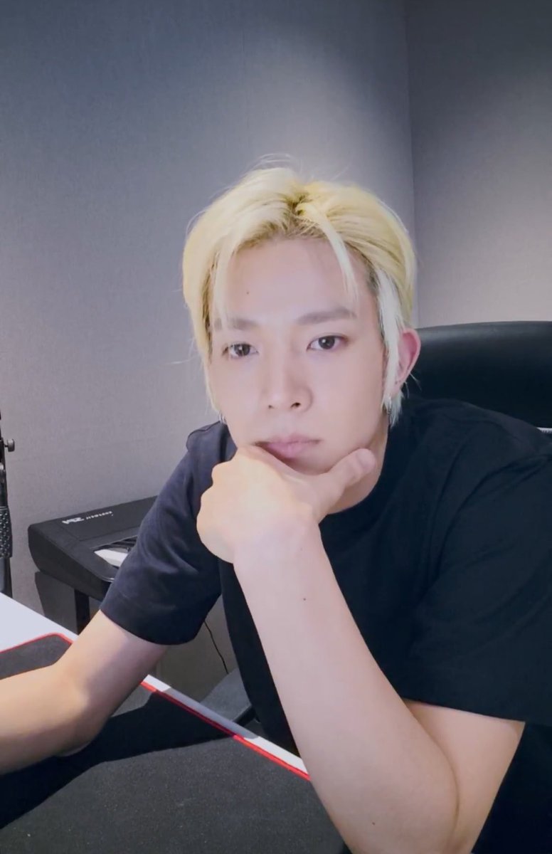 heejayitis's tweet photo. HIII MY EVANNNN https://t.co/LYcEVqThvv
