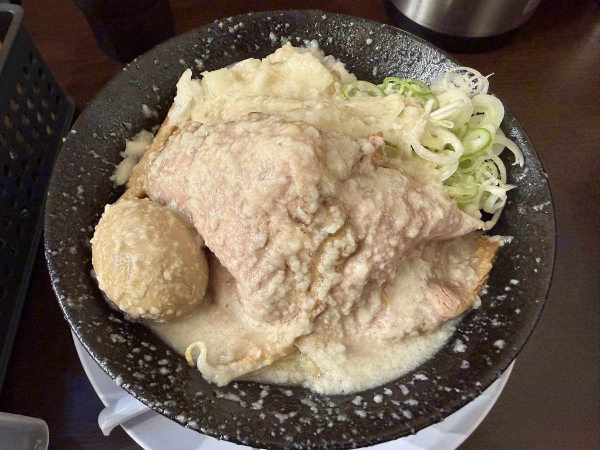 nariudo's tweet photo. カーボ補給
ラーメン本間
油そば https://t.co/DTH7pHRbsK