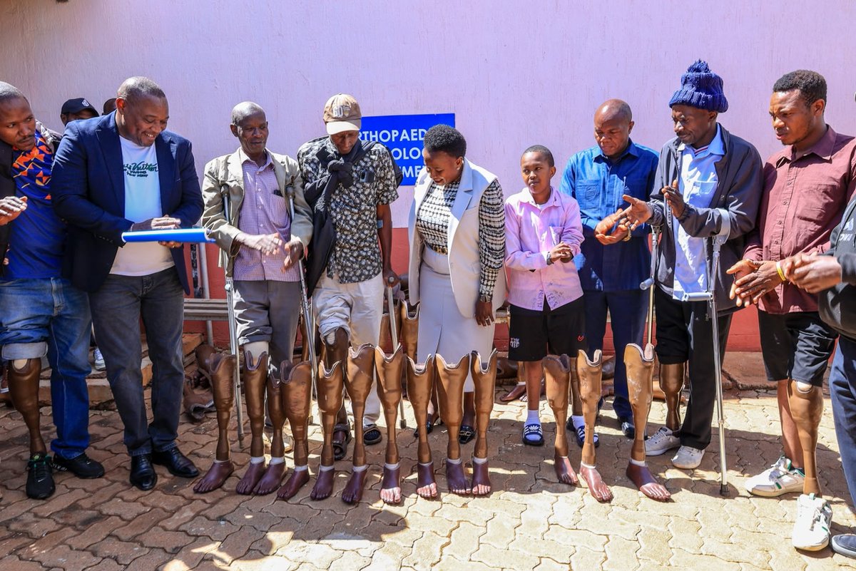 Wavinya_Ndeti's tweet photo. Today at Machakos County Level 5 Hospital, a regional referral facility serving the Lower Eastern region, I launched the issuance of prosthetic limbs to 68 beneficiaries—58 from Machakos County and 10 from other counties. A further 200 people will benefit in the coming phase.

Through this initiative, Machakos County becomes the first county in the Lower Eastern region to offer these specialized services. We will also devolve them to all Level 4 health facilities across the county to improve access.

This programme will restore mobility, independence, dignity, and hope to beneficiaries, enabling them to participate fully in social and economic activities. I thank SwissAbility for their partnership in making this initiative possible.