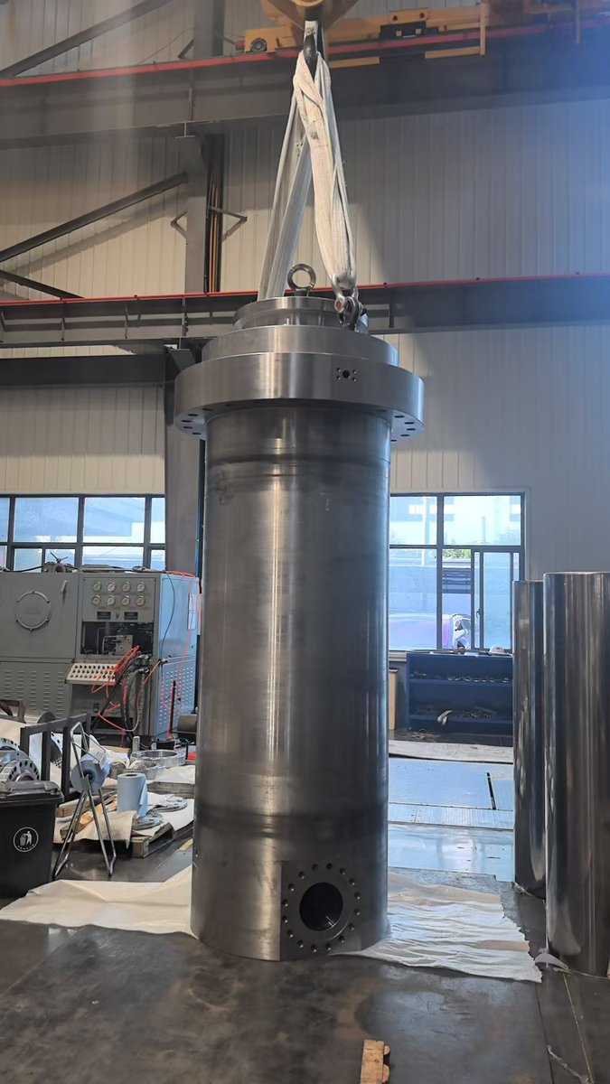 FlutecHyd's tweet photo. Press Cylinder ( 25520kgs /piece) https://t.co/iQD2pOonNT