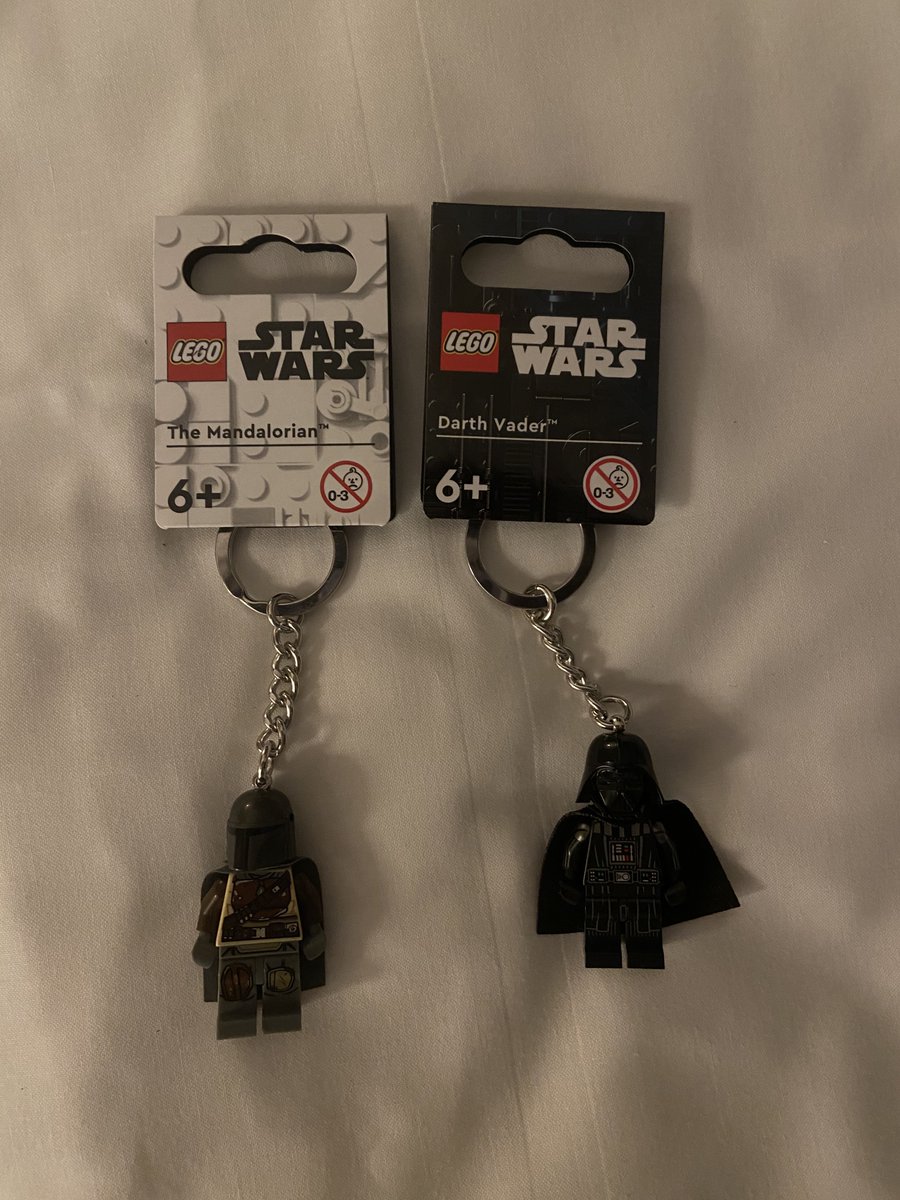 coruscanea's tweet photo. regardez ce que j'ai acheté pour moi et mon grand frère ce matin 🥹 hâte de lui offrir https://t.co/KocH5EJraE