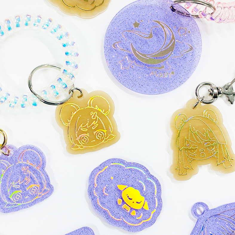 maison25_cp's tweet photo. ／
【NEW COLOR ADDED】
箔アクリルキーホルダーに新色の箔が加わりました🎉
＼

🌈 ホログラム（ゴールド） ✨

高級感あふれるゴールドの輝きに見る角度によって変化する虹色のホログラムをプラス💫
華やかさと存在感を兼ね備えた仕上がりをぜひお楽しみください🔑💛
https://t.co/9E2jHw1b4r https://t.co/ZNYCb1lpUi