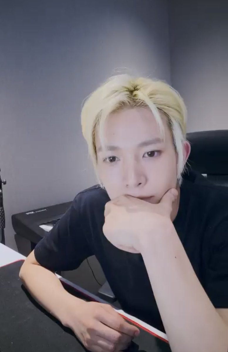 he3yang's tweet photo. 희플리🎵 https://t.co/Z0y8ThzK6U