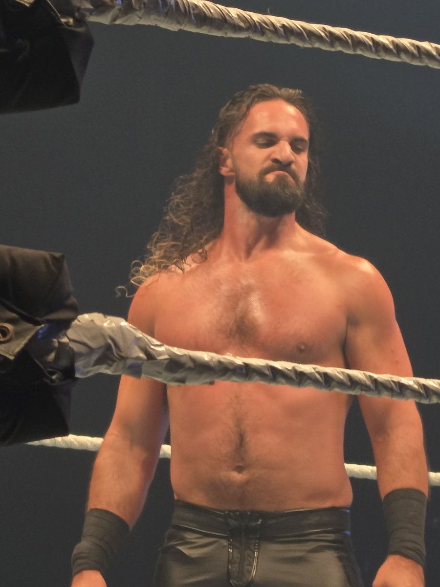 melbprieto's tweet photo. @WWERollins #WWEMadrid Part 5 https://t.co/HIIBY3vSrr