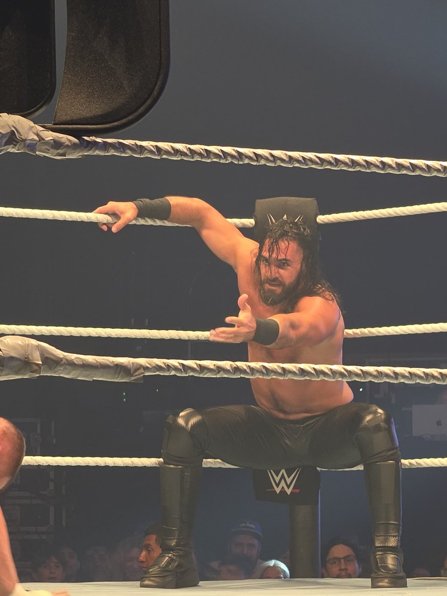 melbprieto's tweet photo. @WWERollins #WWEMadrid Part 5 https://t.co/HIIBY3vSrr