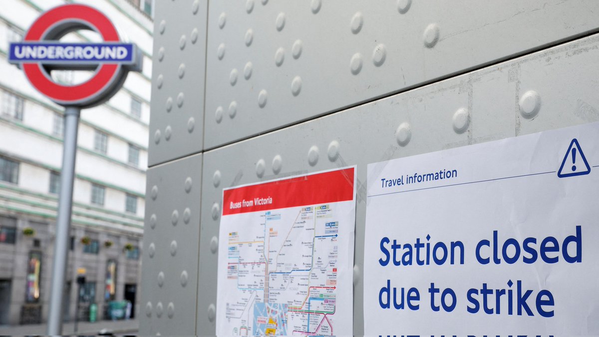 DavidWebbTweet's tweet photo. Tube drivers are on strike. They earn around £75,000 and want a 4 day week.  This is Britain under a Labour government. https://t.co/rfLSsIdHj0