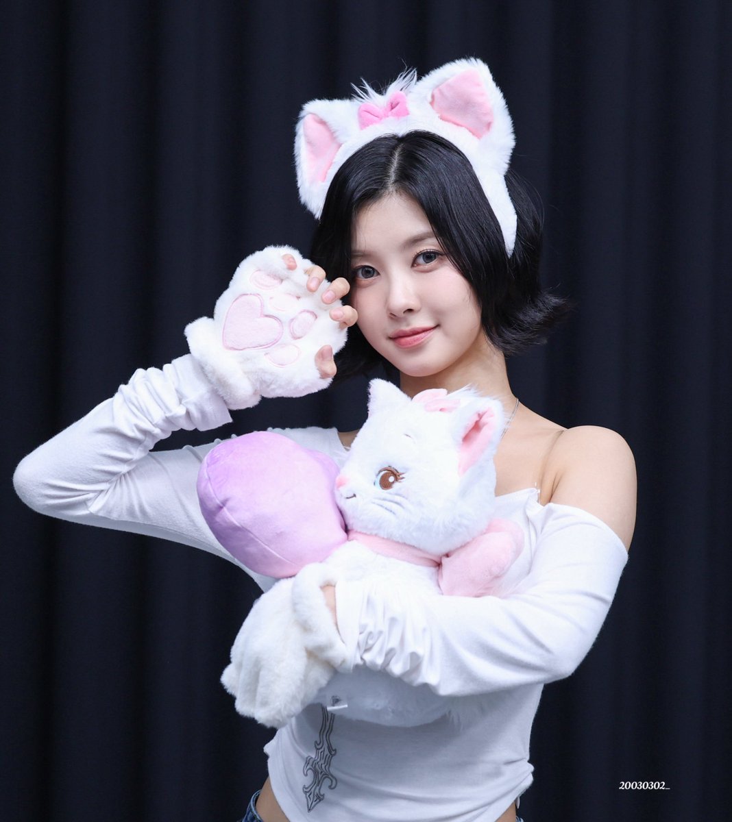 2OO3O3O2_'s tweet photo. 260531🤍💕💕 #Kep1er #케플러 #김다연 https://t.co/EG2F75ShfS