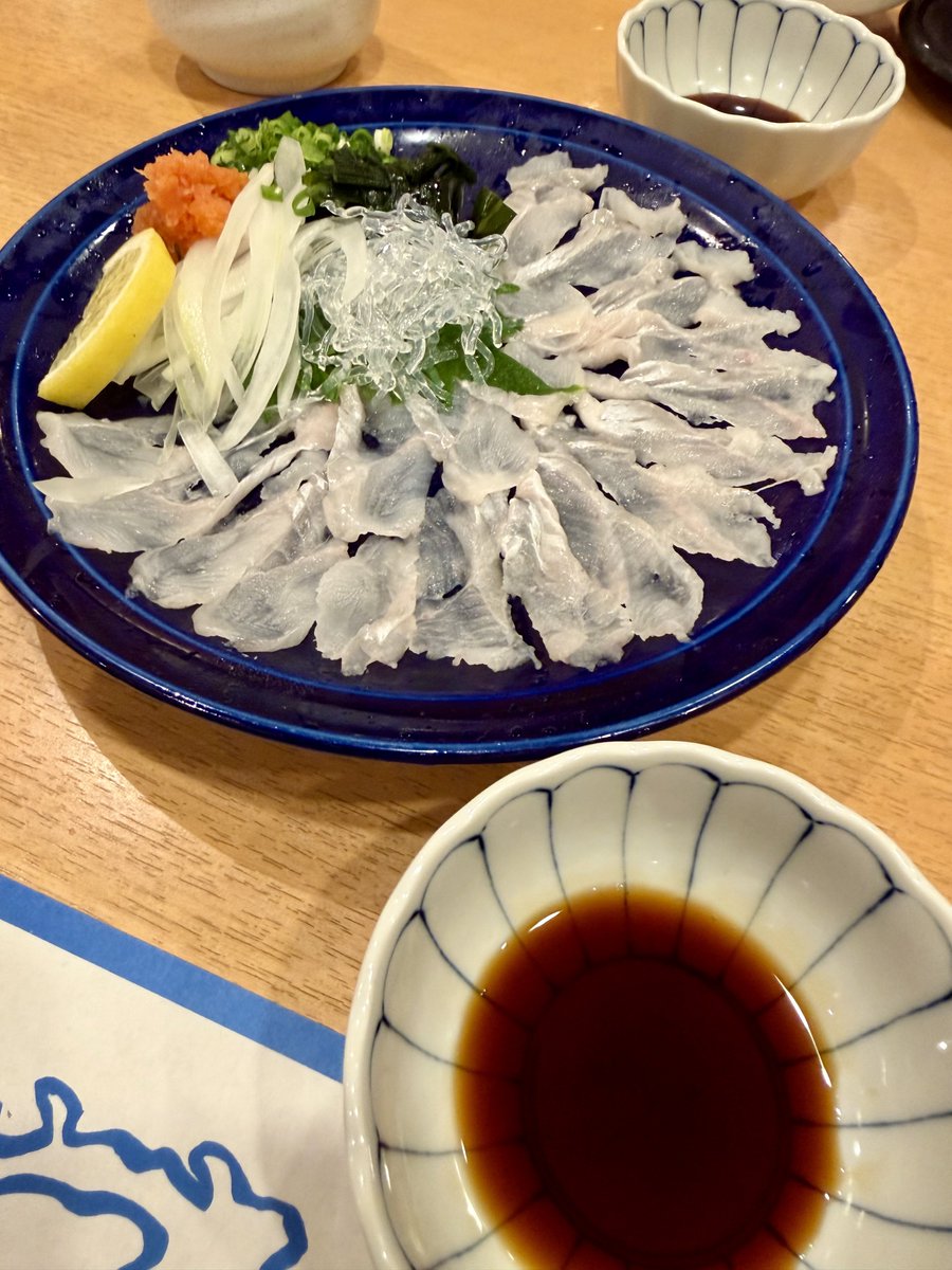 T884_DBAC's tweet photo. 活穴子薄造りいただきます
初夏を感じますね https://t.co/KSpwnRTwQd