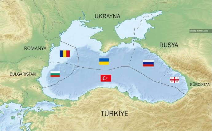 WorldWarWatch's tweet photo. Rusya ile Ukrayna arasında devam eden çatışmalar, Karadeniz'deki sivil denizcileri bir kez daha hedef aldı.

Edinilen bilgilere göre, Rusya-Ukrayna kara suları sınırında avcılık faaliyeti yürüten ve mürettebatında Trabzonlu denizcilerin de bulunduğu bir balıkçı gemisi, bir savaş uçağı tarafından bombalandı.

Düzenlenen hava saldırısında, Trabzon nüfusuna kayıtlı Türk gemici Cüneyit Varlık’ın hayatını kaybettiği bildirildi.