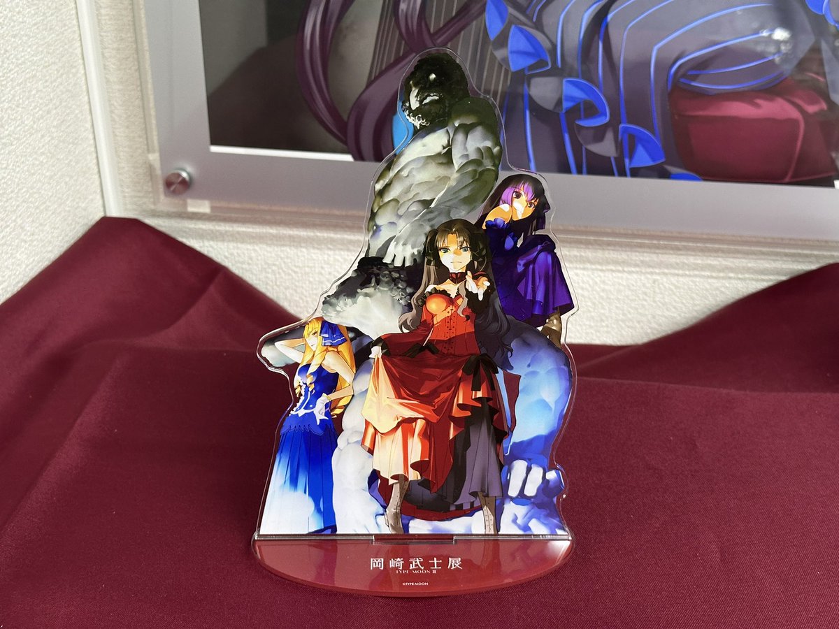 PhraseGallery's tweet photo. マチアソビ「岡崎武士展」「原田たけひと展」グッズの受注通販も残り2日、日曜日の24時までとなります。
もう一度商品のおさらいをこのツリーでさせていただきます。

◆【岡崎武士展】BIGアクリルポップ
大きめのアクスタです。三蔵とフランは18cmくらい、海幸彦は22cmはあります。価格は2,750円です。
さらに大きい「stay/night」の凛&桜は25cmで、こちらだけ3,300円となります。

https://t.co/U9bnK5udCt
