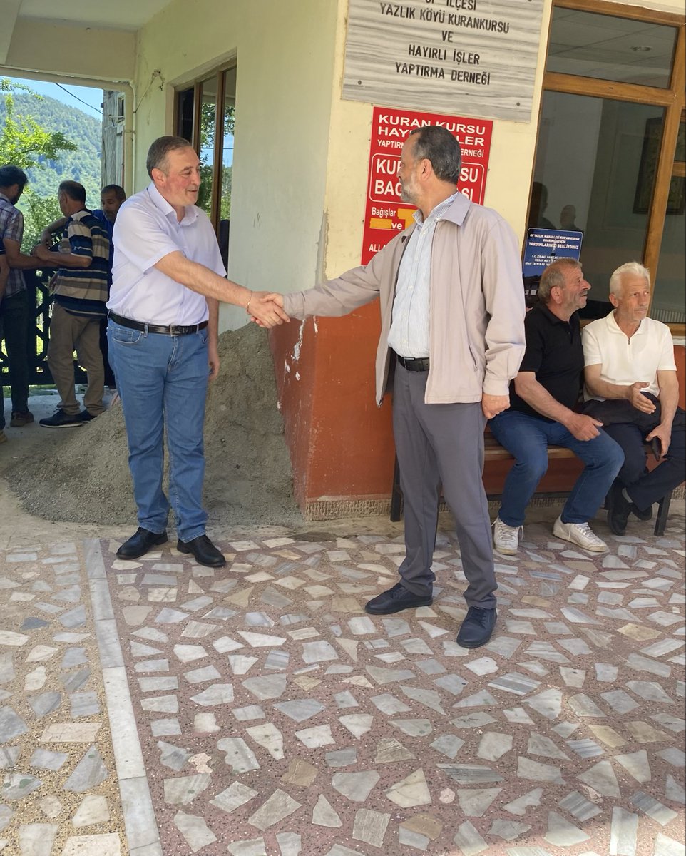 saadetof61's tweet photo. 📌 Cuma Ziyaretleri
İlçe Başkanımız @MusaGozutoksp ,Belediye Meclis Üyemiz Mehmet Emin Hacıkerimoğlu ve Yönetim Kurulu Üyelerimiz,Cuma Namazını Yazlık Mahallesi Merkez Camii’nde kıldılar. 
Ardından mahalle sakinleriyle bir araya geldiler. 
Gönül gönüle, sahadayız. 🤝 https://t.co/YxG0FWduW0