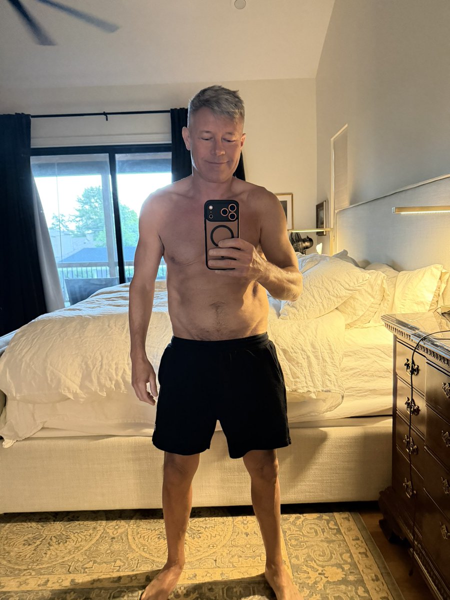 DaddyType8's tweet photo. Ready for Friday and the sunny weekend. Gym next. https://t.co/p4Ubyjdowu