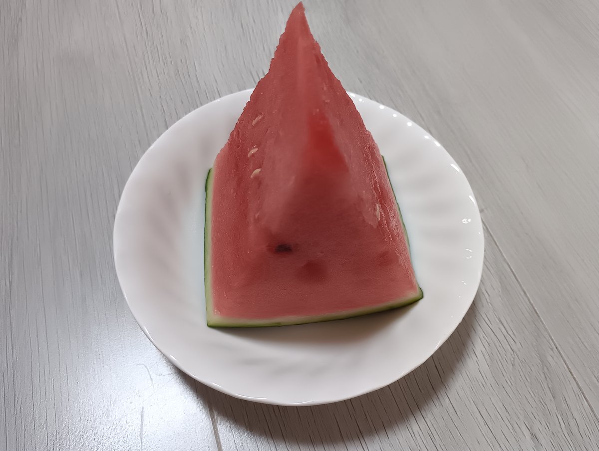 Bachakov's tweet photo. 昼ご飯はしじみラーメン🍜
なかなか美味でした😆
デザートはスイカです🍉
#おうちごはん https://t.co/TCvwJhZwcp