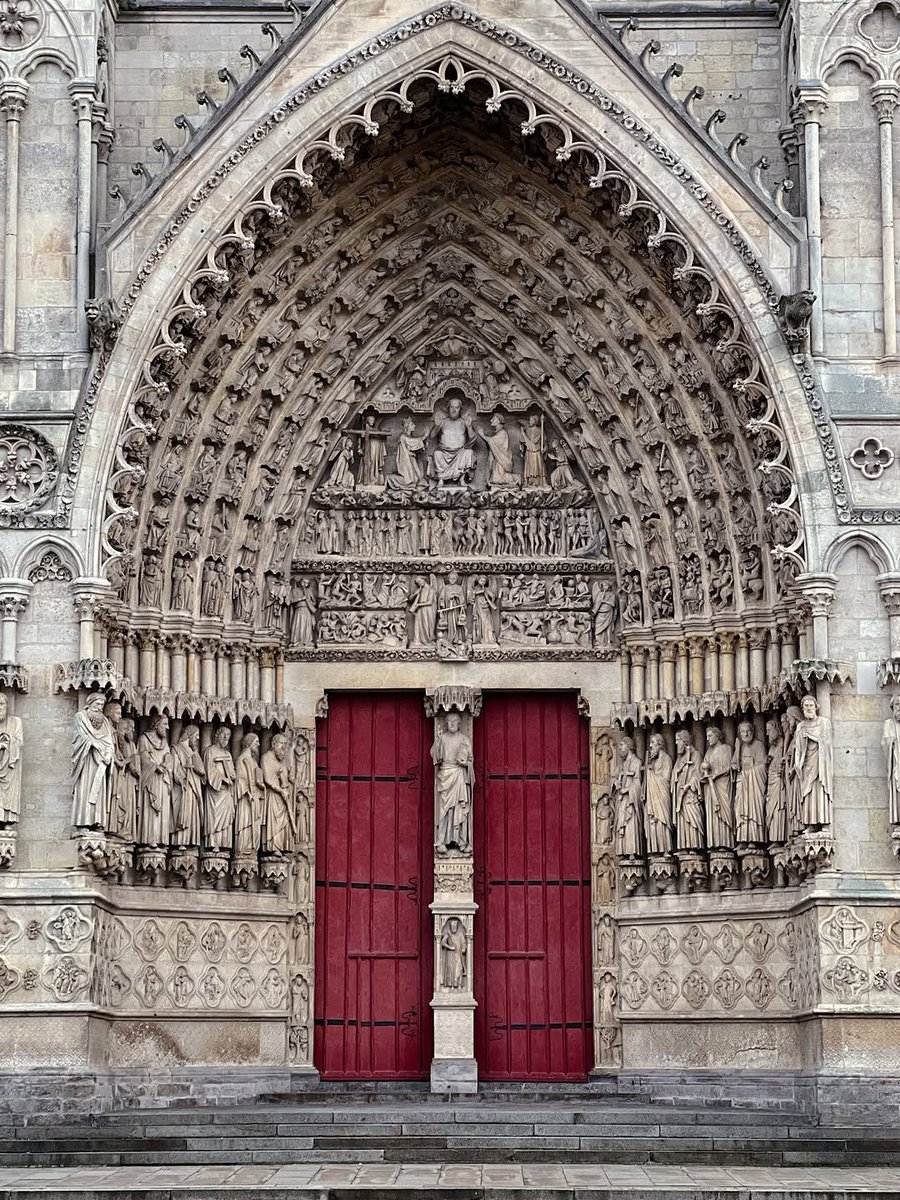 Dee_Floki's tweet photo. Amiens is definitely one of the world’s greatest works of Gothic architecture. https://t.co/msce87TUmg